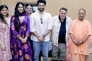 Gadar-2 के कलाकार और निर्देशक अनिल शर्मा  मुख्यमंत्री योगी आदित्यनाथ से सरकारी आवास पर मिले