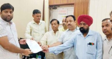 Muzaffarnagar News: संयुक्त व्यापार संघ संघर्ष समिति ने सौंपा ज्ञापन