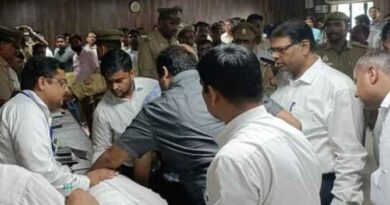 Lucknow: डीएम ने लगाई फटकार तो तहसीलदार राजेश विश्वकर्मा को आ गया चक्कर, पांचों तहसीलों में कुल 492 शिकायतें