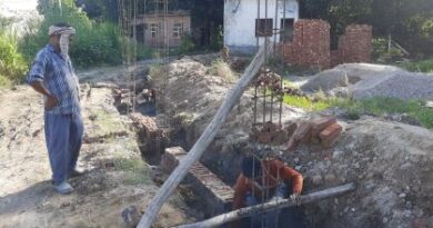 Haridwar: ग्राम सभा की जमीन पर प्रॉपर्टी डीलर व दबंग व्यक्तियों के द्वारा बिना नक्शा पास कराए अवैध निर्माण