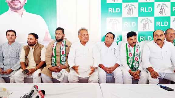 Muzaffarnagar: नहीं हो रहा किसानों की समस्याओं का निस्तारणः त्रिलोक त्यागी