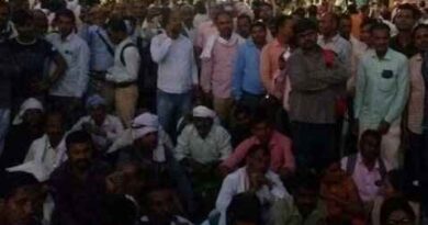 Lucknow: उत्तर प्रदेश प्राथमिक शिक्षक मित्र के बैनर तले  शिक्षा मित्रों ने सड़क जाम कर किया प्रदर्शन