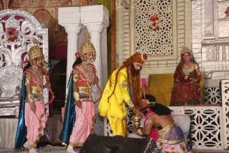 Muzaffarnagar: टाउन हॉल के मैदान में चल रही शहर रामलीला- धनुष यज्ञ और परशुराम लक्ष्मण संवाद का सजीव मंचन