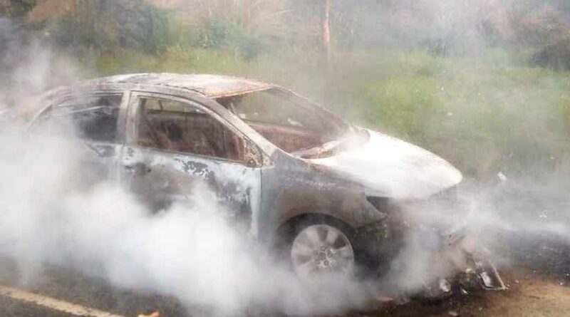 Muzaffarnagar News: कार में आग से मचा हड़कम्प, थाना प्रभारी का सी यू जी नम्बर भी बन्द