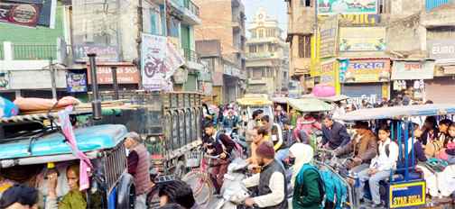 Muzaffarnagar: जाम से नागरिक परेशान, स्कूली बच्चे हलकान