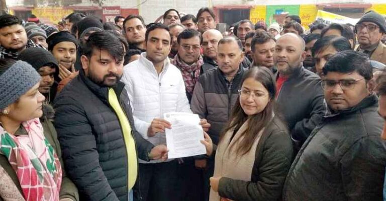 Muzaffarnagar News: उच्च न्यायालय की पीठ की स्थापना के संबंध में अधिक्ताओं ने सौंपा ज्ञापन Muzaffarnagar News: उच्च न्यायालय की पीठ की स्थापना के संबंध में अधिक्ताओं ने सौंपा ज्ञापन