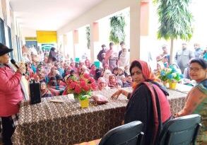 Muzaffarnagar News-आप सरकार के हाथो को मजबूत करेंगे तभी सरकार निरंतर आपके लिए कार्य कर सकेगीः सुनीता बालियान