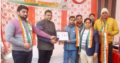 Muzaffarnagar भारत माता चौंक पर व्यापारी सुरक्षा फोरम द्वाराहुआ ध्वजारोहण