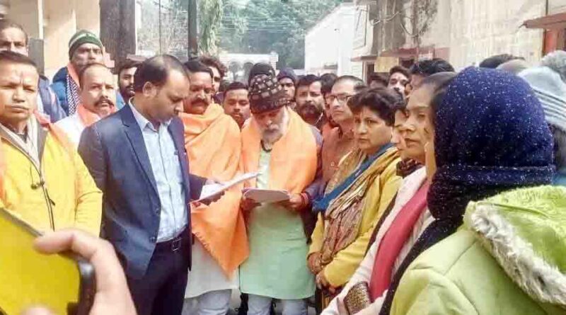 Muzaffarnagar News: हरियाणा में बिट्टू बजरंगी के भाई महेश पांचाल की निर्मम हत्या के विरोध में दिया ज्ञापन