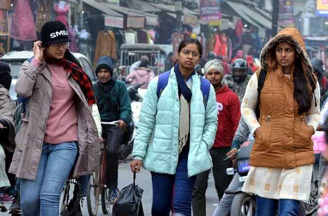 Muzaffarnagar: सर्दी से हुआ हाल बेहाल, सुबह के समय वाहनों का आवागमन कम