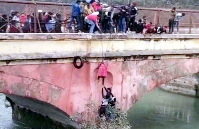 Muzaffarnagar: खतौली गंग नहर में कूदी महिला को बचाया