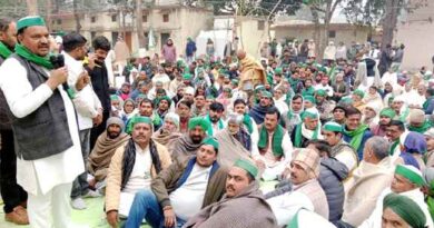 Muzaffarnagar भाकियू टिकैत ने प्रदर्शन कर एडीएम को सौपा ज्ञापन