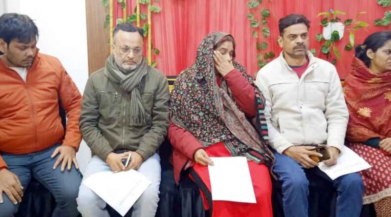Muzaffarnagar: पुत्र निखिल तिवारी के हत्यारोपी की गिरफ्तारी की मांग