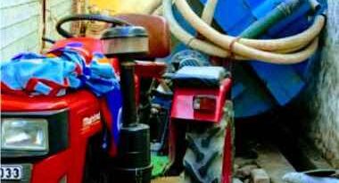 Muzaffarnagar News-सेप्टिक टैंकर पलटने से दबकर मजदूर की मौत