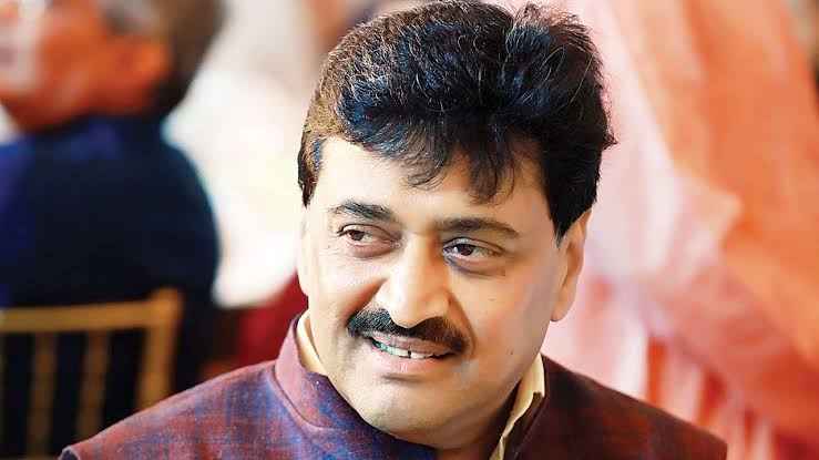 महाराष्ट्र में कांग्रेस को जोरदार झटका: Ashok Chavan (अशोक चव्हाण) बीजेपी में शामिल