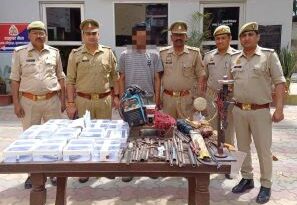 Muzaffarnagar News: सोहजनी तगान वाले रास्ते पर नहरवाई की खण्डहर कोठी से अवैध शस्त्र फैक्ट्री की जब्त