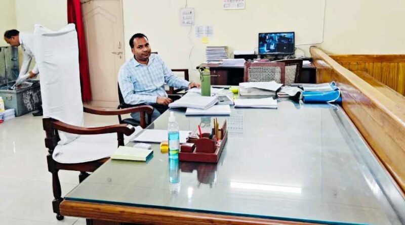 Muzaffarnagar News: चुनाव नामांकन के दूसरे दिन 11 ने खरीदे नामांकन पत्र