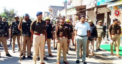 फोर्स के साथ Muzaffarnagar  डीएम-एसएसपी ने किया फ्लैगमार्च