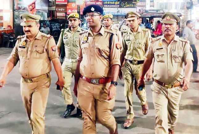 Muzaffarnagar News: पैदल गश्त कर चलाया चैकिंग अभियान Muzaffarnagar News: पैदल गश्त कर चलाया चैकिंग अभियान