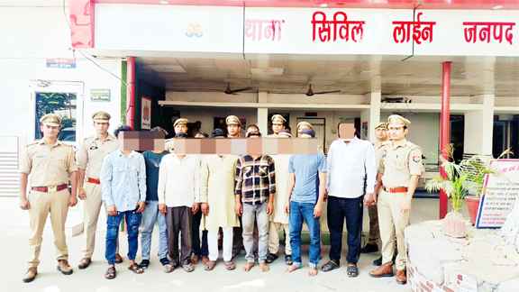 Muzaffarnagar News-10 अभियुक्तों को जुआ खेलते हुए किया गिरफ्तार, नकदी व 2 ताश की गड्डी की बरामद Muzaffarnagar News-10 अभियुक्तों को जुआ खेलते हुए किया गिरफ्तार, नकदी व 2 ताश की गड्डी की बरामद