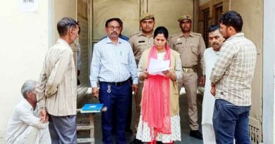 Muzaffarnagar: उपजिलाधिकारी बुढाना ने विद्यालयों में बने बूथों का किया निरीक्षण, दिए आवश्यक दिशा निर्देश