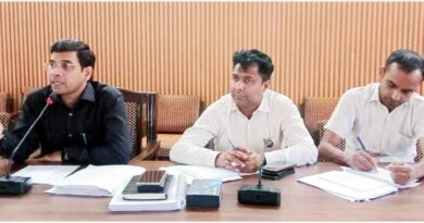 Muzaffarnagar News-मतगणना संपन्न कराने की संपूर्ण प्रक्रिया को पीपीटी को माध्यम से प्रोजेक्टर पर दिखाया गया