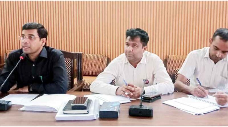 Muzaffarnagar News-मतगणना संपन्न कराने की संपूर्ण प्रक्रिया को पीपीटी को माध्यम से प्रोजेक्टर पर दिखाया गया