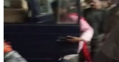 Kasganj: पति को धोखा देकर होटल के कमरे में युवकों के साथ थी महिला चिकित्सक, पहुंच गया पति