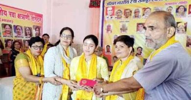 Khatauli News: कभी नहीं टूटेंगे रिश्ते यदि होगा रिश्तो में समन्वय-बच्चों को पुरस्कृत किया गया