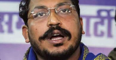 Bijnor: बिना अपाइंटमेंट के मिलने के लिए नहीं आएं, मुलाकातियों की भीड़ से परेशान हुए Chandrashekhar Azad Ravan