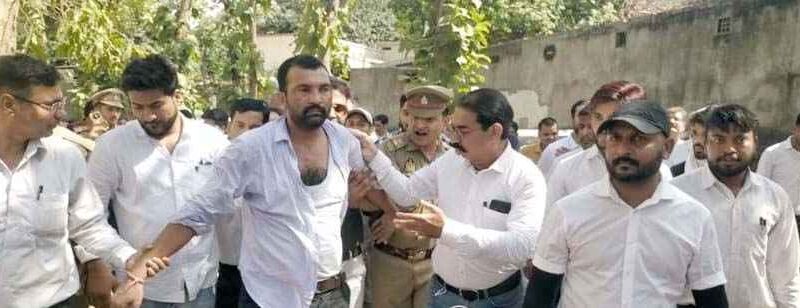 Muzaffarnagar जे एम कंपाउंड के बाहर हुए हंगामे पर सैकडो वकील इकटठा