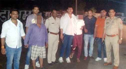 Muzaffarnagar News: दौराने पुलिस मुठभेड़ 1 अभियुक्त घायल, 2 लुटेरे अभियुक्तगण घायल/गिरफ्तार Muzaffarnagar News: दौराने पुलिस मुठभेड़ 1 अभियुक्त घायल, 2 लुटेरे अभियुक्तगण घायल/गिरफ्तार