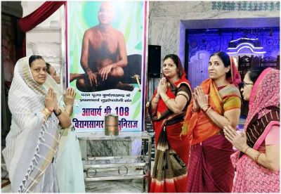 Muzaffarnagar: भक्तों ने गणाचार्य विराग सागर के लिए समर्पित की विनम्र विनयांजलि