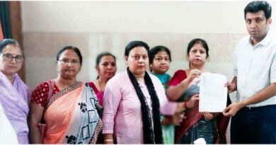 Muzaffarnagar News: पश्चिम बंगाल में बिगड़ती स्थिति को लेकर डीएम को सौंपा ज्ञापन