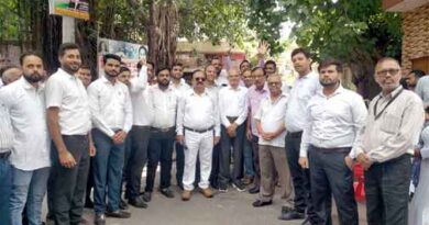 हाईकोर्ट बैंच स्थापना केंद्रीय संघर्ष समिति पश्चिमी उ.प्र. के बैनर तले Muzaffarnagar के अधिवक्तओं ने किया प्रदर्शन