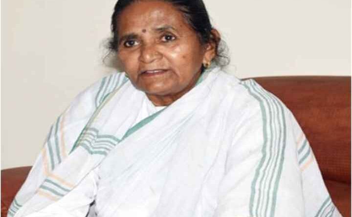 उत्तर प्रदेश के शिक्षकों के लिए राहत की सौगात: सरकारी सहायता और नई पहलें: राज्यमंत्री Gulabo Devi