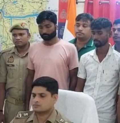 Sonbhadra में व्यापारी दंपती की हत्या: भतीजा निकला हत्यारा Sonbhadra में व्यापारी दंपती की हत्या: भतीजा निकला हत्यारा