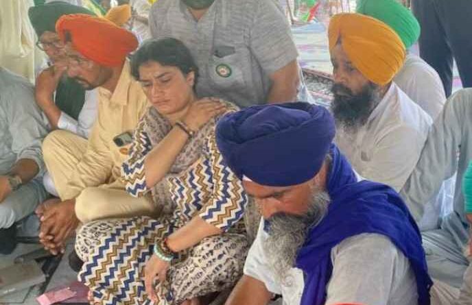 Sports से Politics तक: केंद्र सरकार के खिलाफ किसानों के विरोध प्रदर्शन में शामिल हुईं Vinesh Phogat