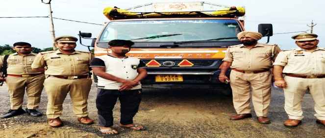 थाना तितावी Muzaffarnagar Police द्वारा चोरी के आइसर कैन्टर के साथ ०१ अभियुक्त गिरफ्तार