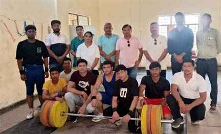 Muzaffarnagar News-जूनियर बालक भारोत्तोलन प्रतियोगिता में १० खिलाड़ी छात्र चयनित