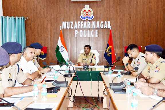 Muzaffarnagar- Ssp अभिषेक सिंह ने अपराध गोष्ठी में दिये दिशा निर्देश Muzaffarnagar- Ssp अभिषेक सिंह ने अपराध गोष्ठी में दिये दिशा निर्देश