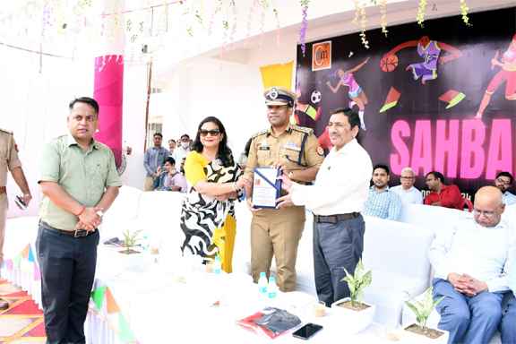 खेलों के महत्व को समझते हुए: Muzaffarnagar में वार्षिक खेल प्रतियोगिता का भव्य शुभारंभ