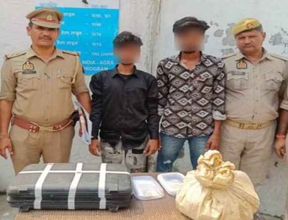 Agra: अधिवक्ता पीयूषचंद पाठक के घर लूटकांड के पकड़े गए दो बदमाश