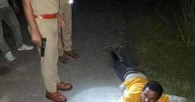 Azamgarh: पुलिस मुठभेड़ में कुख्यात बदमाश श्यामसुंदर वनवासी गिरफ्तार