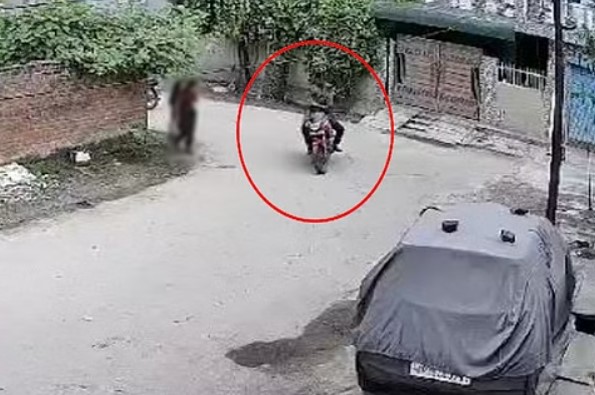 Bareilly में छात्रा के साहसिक कदम ने शोहदे को बनाया निशाना; वीडियो वायरल?