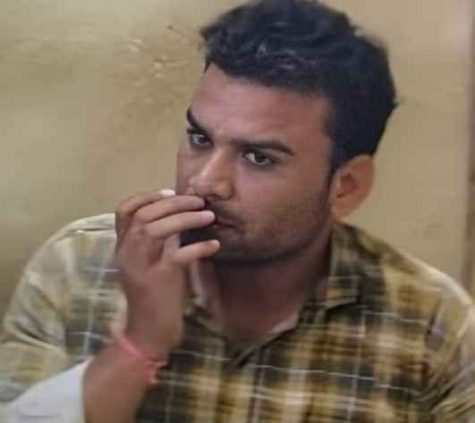 Mathura में रिश्वतखोरी का मामला: संविदा बिजलीकर्मी की गिरफ्तारी ने मचाई खलबली Mathura में रिश्वतखोरी का मामला: संविदा बिजलीकर्मी की गिरफ्तारी ने मचाई खलबली