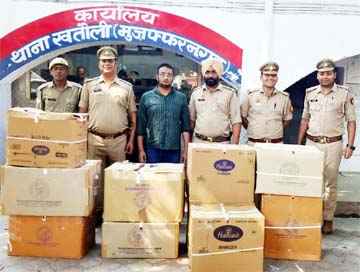 अवैध पटाखों की बड़ी खेप के साथ युवक गिरफ्तार: Khatauli Police की सतर्कता से बड़ी दुर्घटना टली