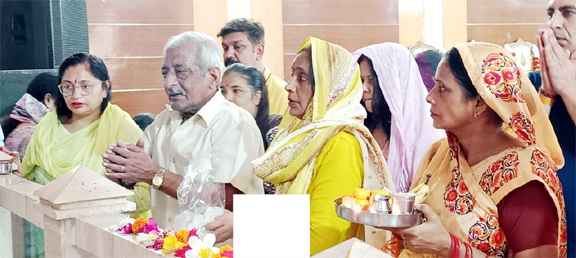 नवरात्रि पर्व: मां भगवती की पूजा के साथ उमड़ा श्रद्धा का सैलाब, Muzaffarnagar के मंदिरों में श्रद्धालुओं की भीड़