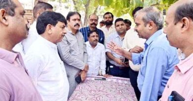 Muzaffarnagar News: मंत्री कपिलदेव ने लगाई विद्युत विभाग के अधिकारियों को फटकार