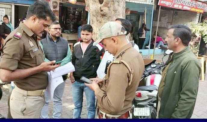 Muzaffarnagar खतौली में दुकानदार से अभद्रता और पैसे लूटने का मामला, पुलिस ने शुरू की जांच